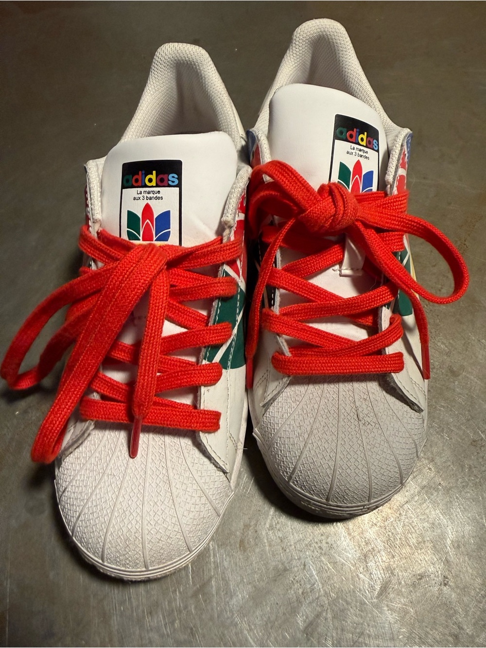 adidas Kids White Sneakers with Bright Red Laces  size 5 big kids EUC